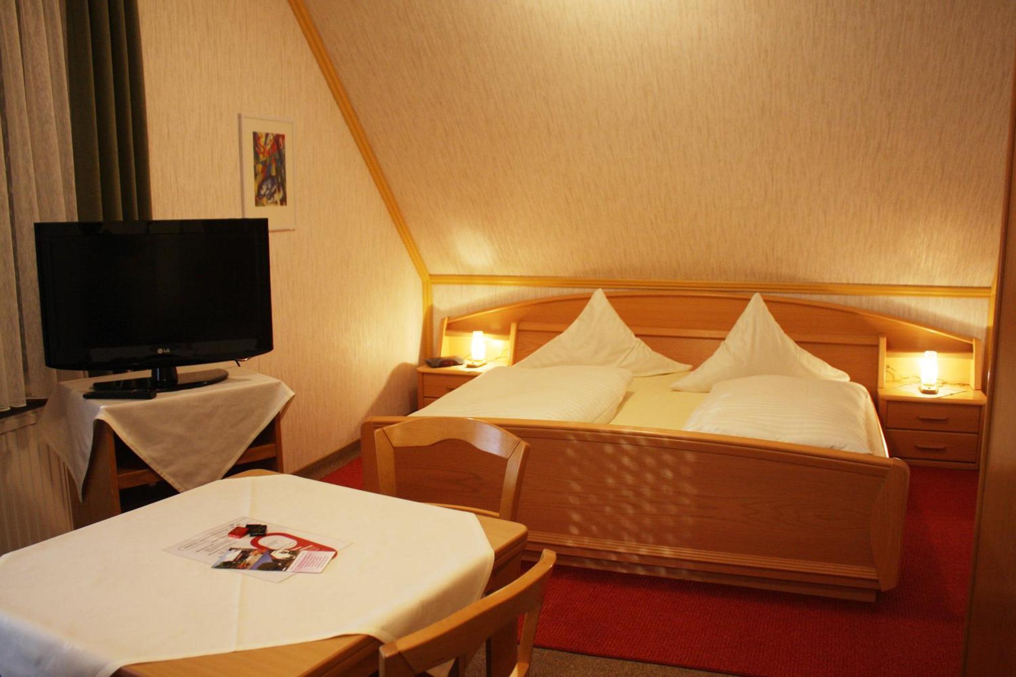 Hotel Drei Kronen Burgkunstadt エクステリア 写真