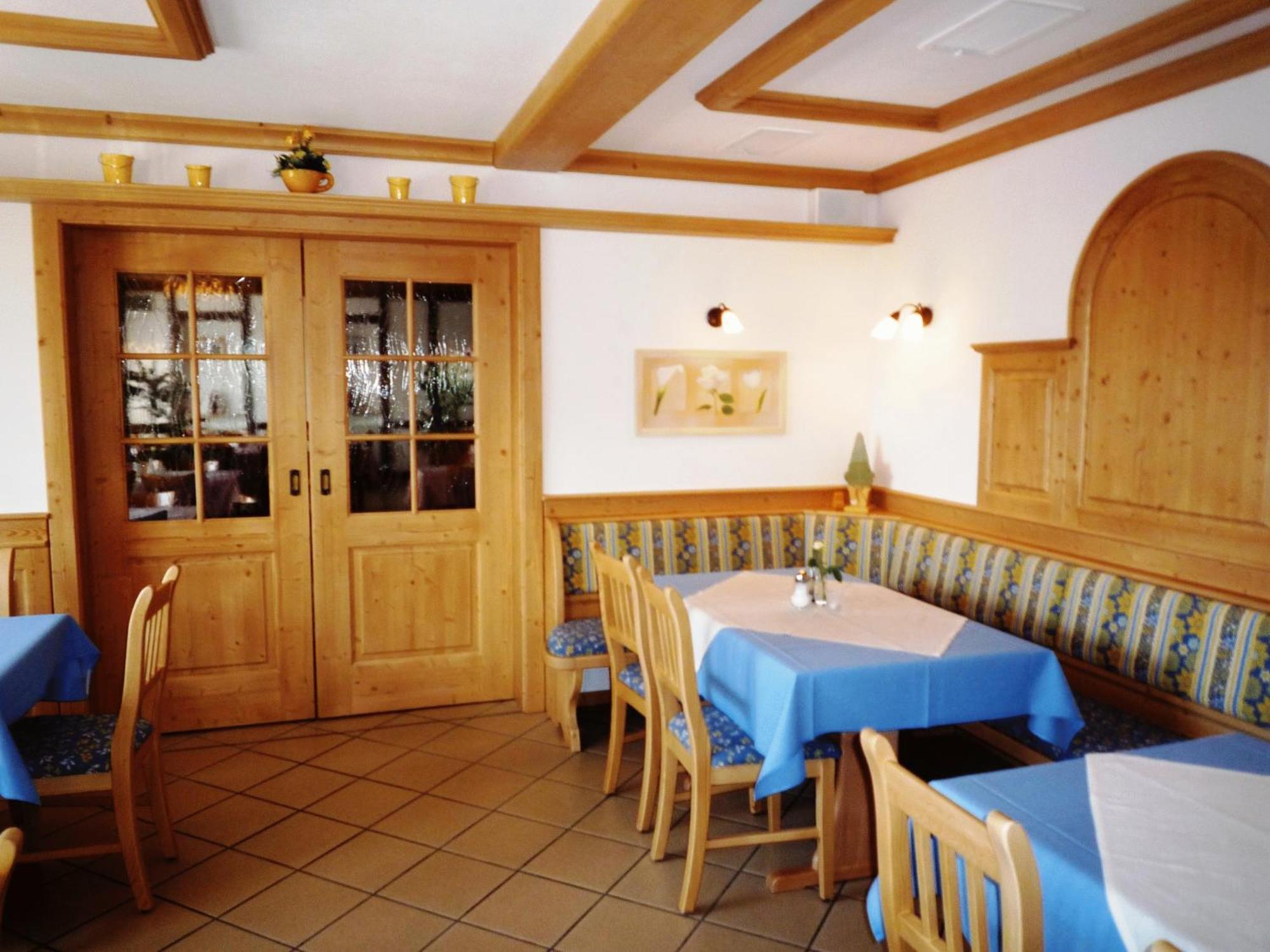Hotel Drei Kronen Burgkunstadt エクステリア 写真